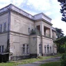 Béla király 20, Frivaldszky Villa