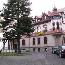 1 Cmentarna Street in Jedlina-Zdrój