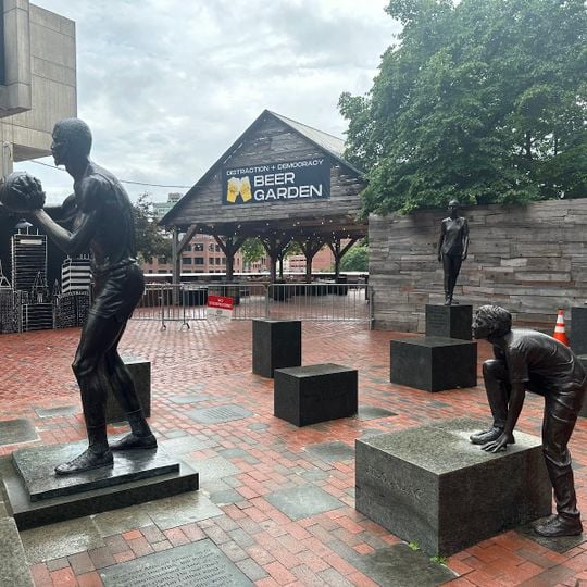 Statue of Bill Russell