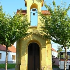 Kaplička se zvonicí v Červeném Újezdu