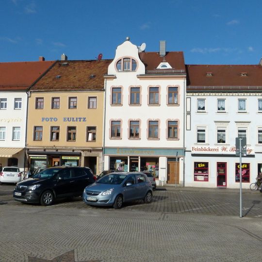 Mietshaus in geschlossener Bebauung Markt 9