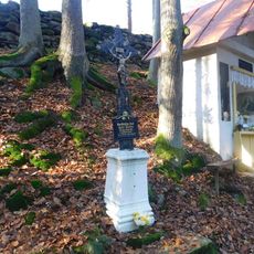 Kříž u kaple svaté Anny u Dobrohostova