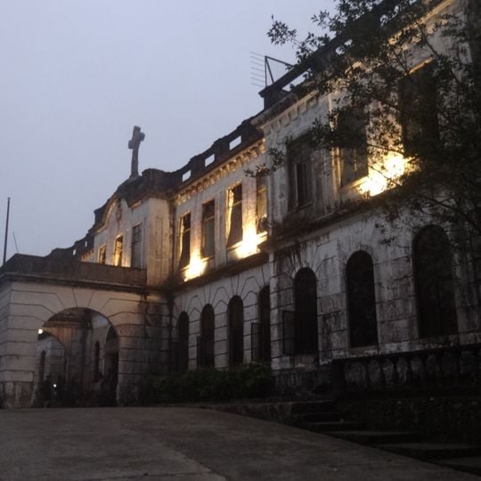 Dominican Hill Retreat House