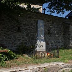 Pomník padlým v první světové válce u jižní strany kostela sv. Michaela ve Vítochově