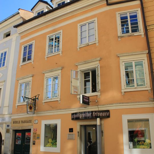 Bürgerhaus, Wohn- und Geschäftshaus