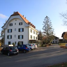 Herrenhaus mit Kapelle St. Peter und Paul und Speicher