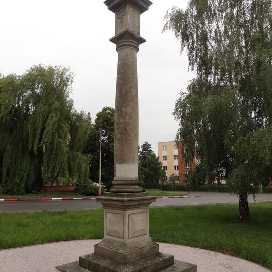 Kamenný toskánský sloupek