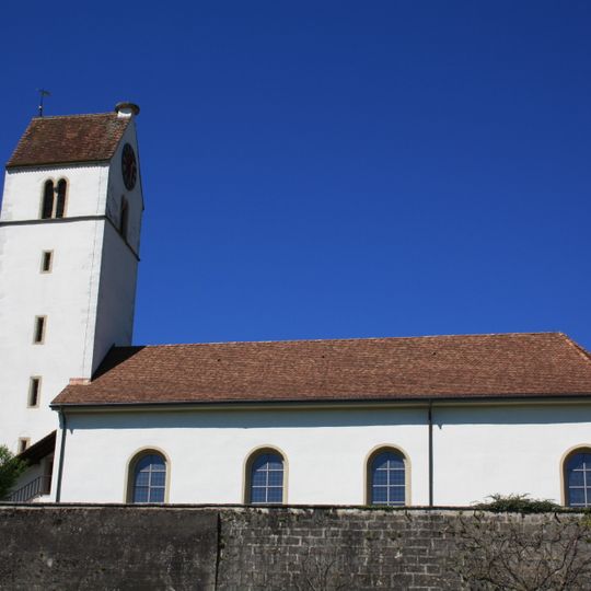 Evangelisch-reformierte Kirche und Pfarrhaus mit Pfarrscheune