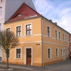 Wohnhaus (zwei Hausteile) in geschlossener Bebauung Spremberger Straße 16 (Altstadt)
