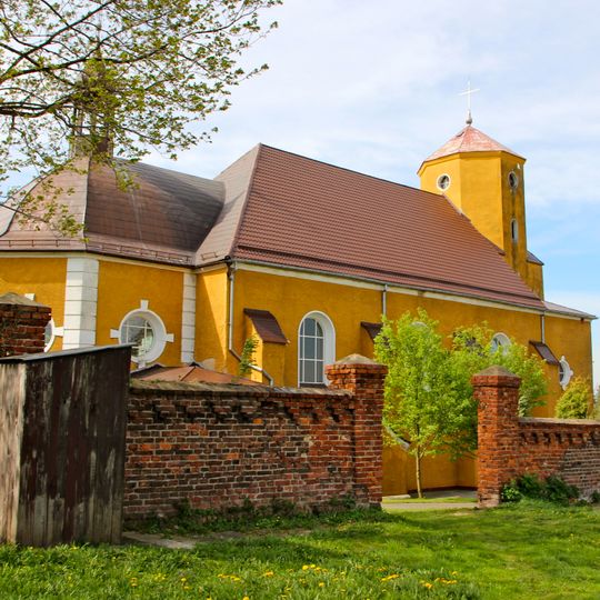 Ogrodzenie z murem oporowym