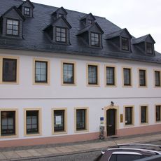 Wohnhaus in Ecklage und in geschlossener Bebauung Fürstenplatz 10