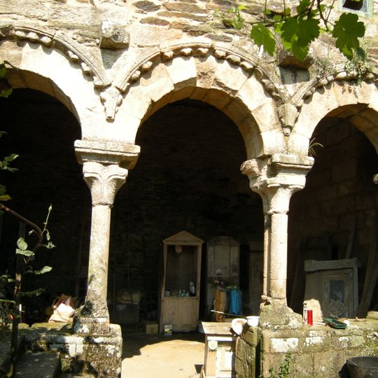 Camanzo, Vila de Cruces