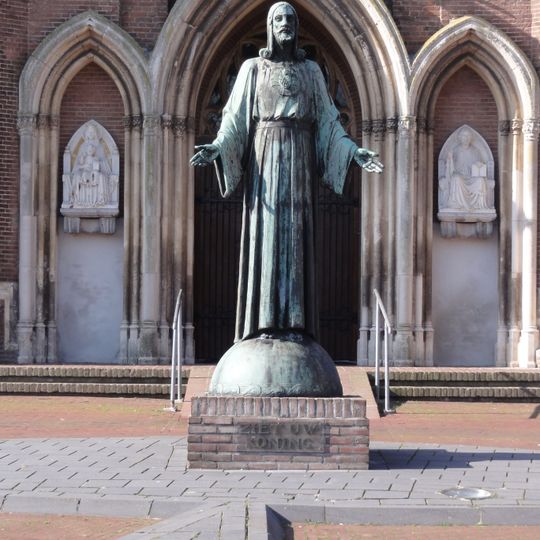 Statue of Sacred Heart of Jesus Christ