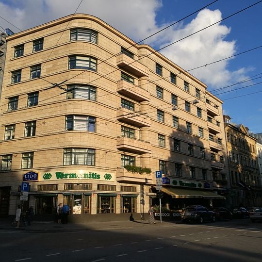 Īres nams ar restorānu