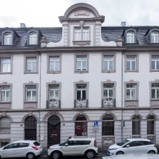 Wohn- und Geschäftshaus