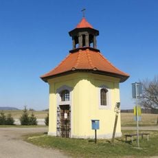 Kaple na severním okraji Janovic v Podještědí