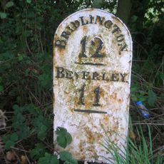 Milestone, Between Grange Road and track to Moor Grange