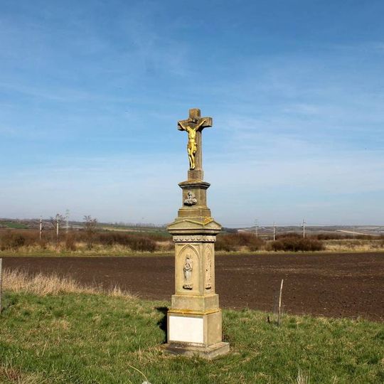 Kříž v Šakvicích u cesty k nádraží