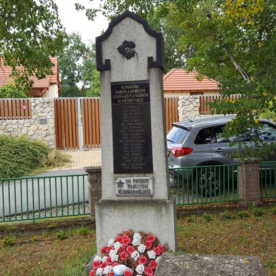 Pomník padlým ve Všeradicích