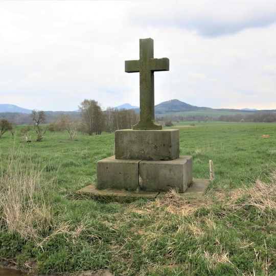 Grohmannův kříž u polní cesty jižně od Cvikova