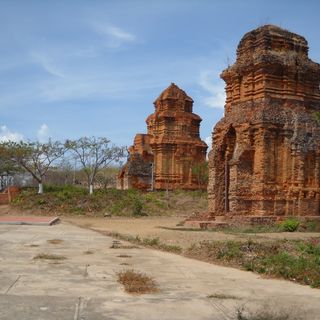 Thap Po Sah Inu temple