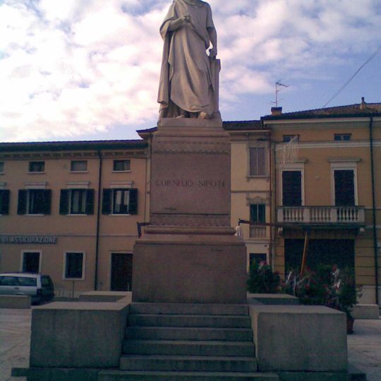 Monumento a Cornelio Nipote