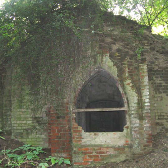 Ruiny grobowca rodowego