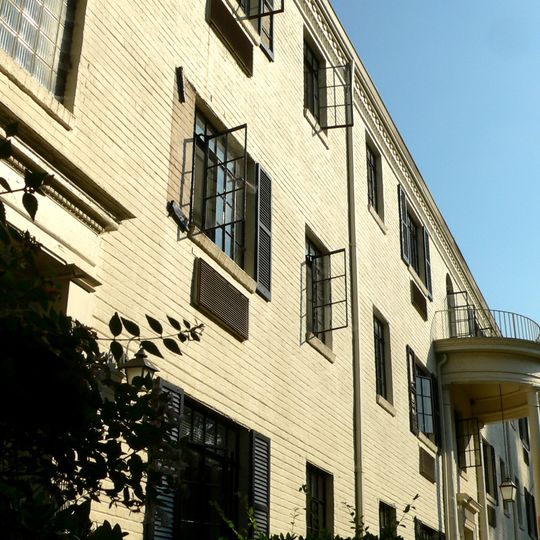 Grosvenor Gardens Apartments