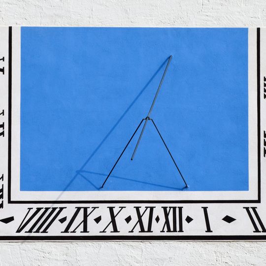 Sonnenuhr am Jagdschloss Augustusburg