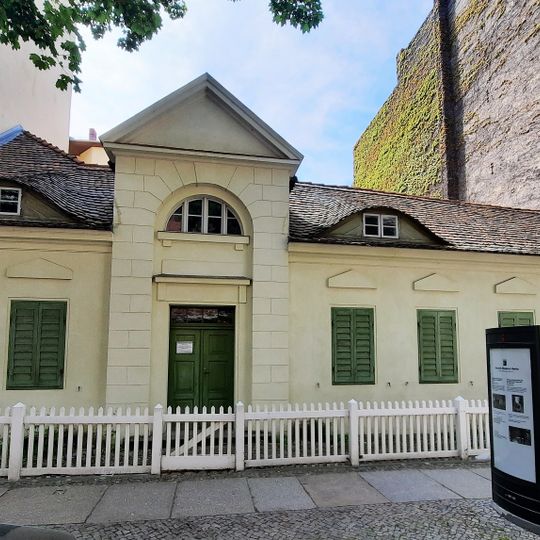 Wohnhaus Schustehrusstraße 13