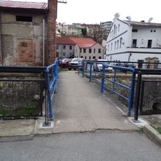 Lávka přes Klenici západně od pivovaru v Mladé Boleslavi