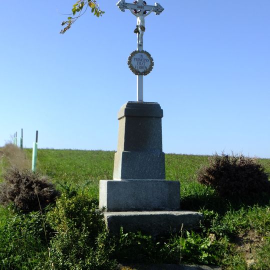 Kříž jihovýchodně od Záhrobí