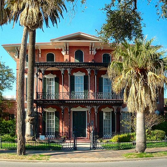Ashton Villa