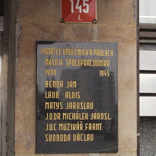 Pamětní deska obětem 2. světové války na náměstí T. G. Masaryka v Příbrami