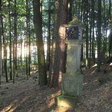 Boží muka na křížové cestě u Kamenice nad Lipou - 8. zastavení