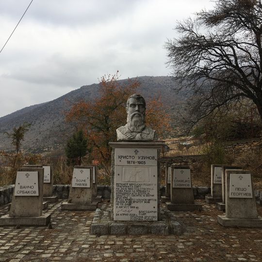 Monument of Hristo Uzunov and his Cheta