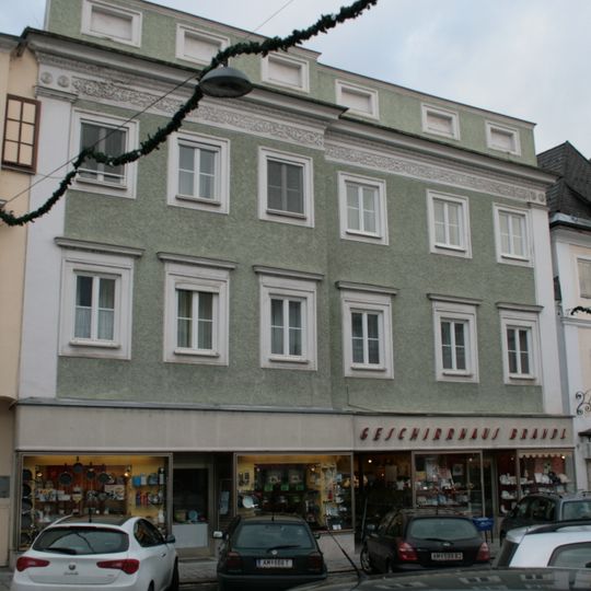 Wohn- und Geschäftshaus