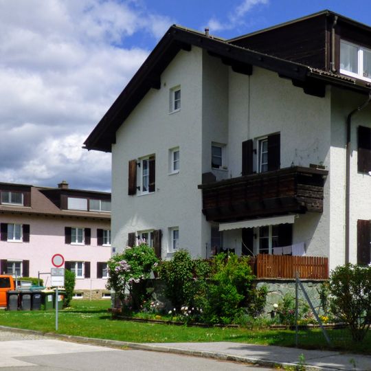 Khevenhüller-Kaserne, Unteroffizierswohnhäuser samt Ummauerung