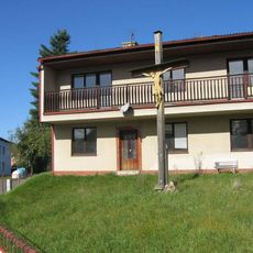 Pamětní kříž v ulici Bezděkovské v Bělé nad Radbuzou