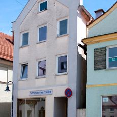 Wohn- und Geschäftshaus