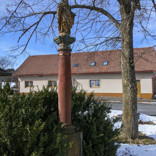 Sloup se sochou Panny Marie