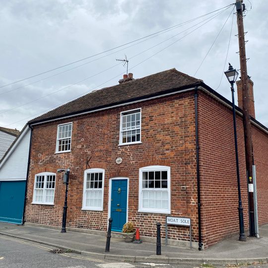 18 And 20, Moat Sole