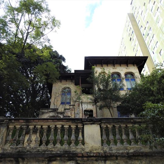 Old house at 91 Major Diogo street