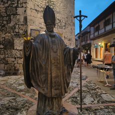 Pope statue
