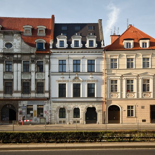 Kamienica przy ulicy Kazimierza Wielkiego 43 we Wrocławiu