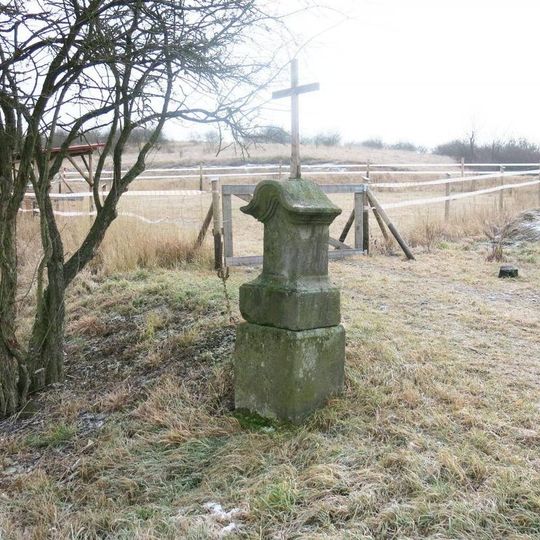 Kříž u trati z Chotěšova do Slatiny