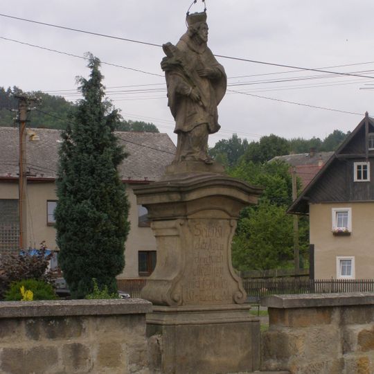 Socha svatého Jana Nepomuckého na mostě v Kunraticích u Cvikova