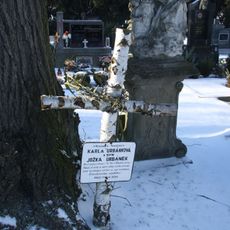 Kříž umučených Karly Urbánkové a Jožky Urbánka