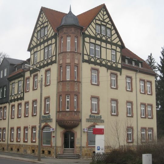 Mietshaus in offener Bebauung Zwickauer Straße 190