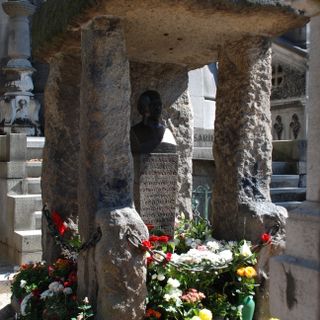 Allan Kardec's tomb